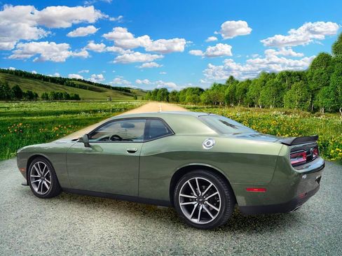 Certified 2023 Dodge Challenger GT w/ Plus Package RWD image 4