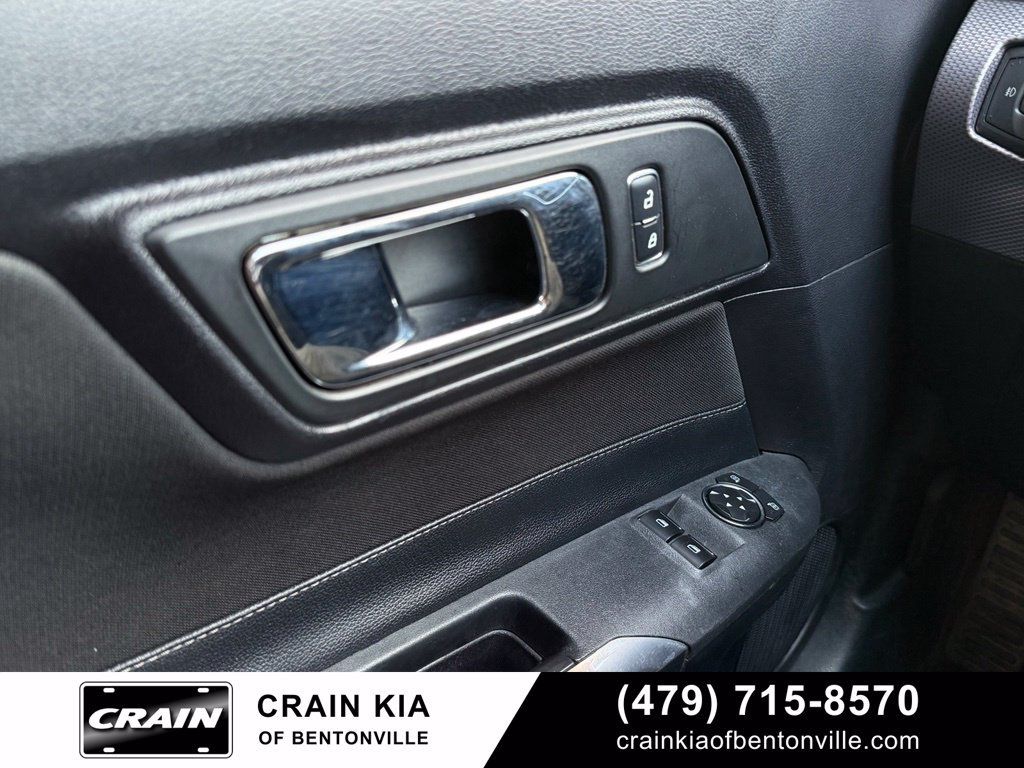 Used 2017 Ford Mustang Coupe RWD image 10