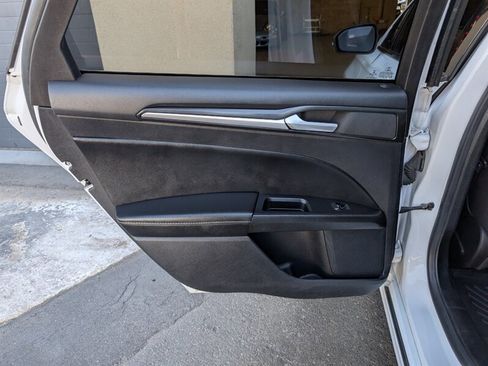 Used 2020 Ford Fusion Titanium image 23