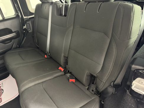 Used 2018 Jeep Wrangler Unlimited Sport S image 36