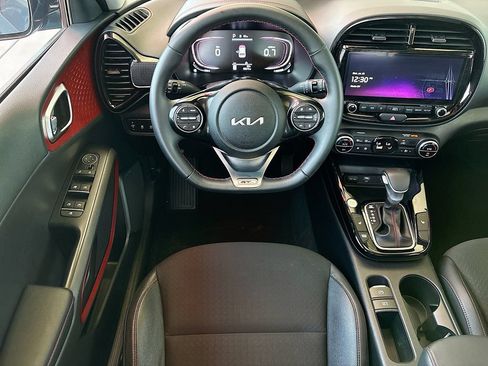 Used 2023 Kia Soul GT-Line w/ GT-Line Technology Package FWD image 10