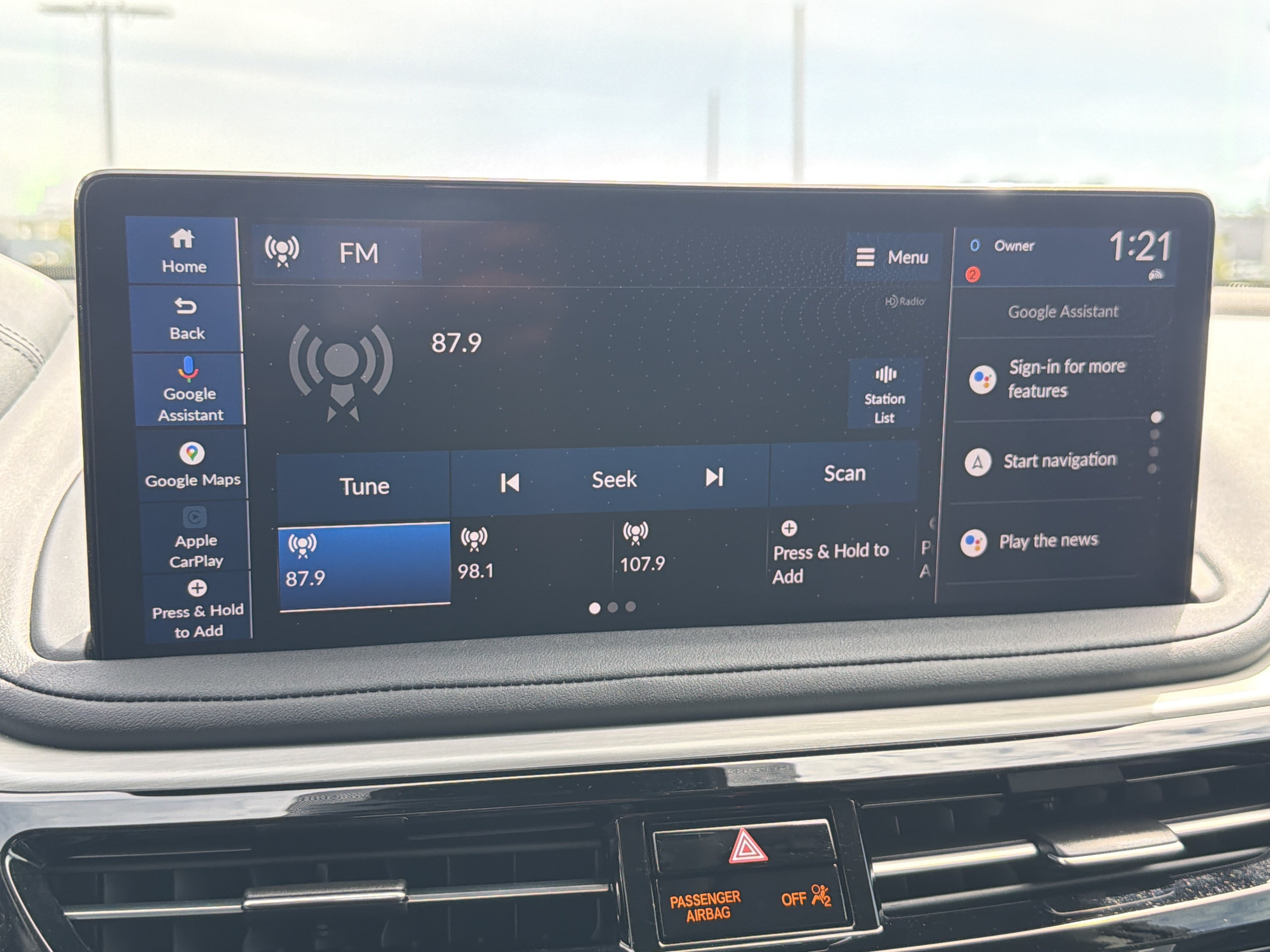 Used 2025 Acura MDX w/ Technology Package FWD image 23