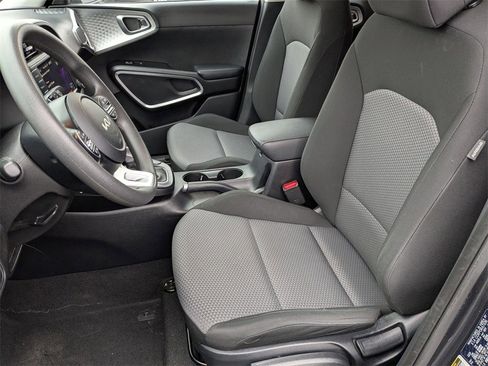 Used 2024 Kia Soul LX w/ Option Group 015 image 17