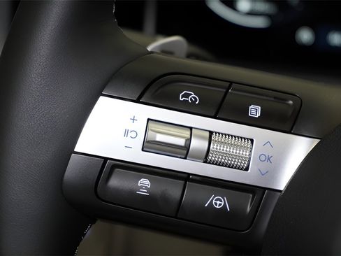 New 2025 Hyundai Tucson Limited image 18