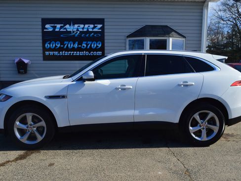 Used 2020 Jaguar F-PACE Premium image 2