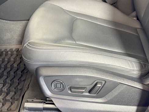 Used 2024 Audi Q8 Premium Plus w/ Premium Plus Package image 17