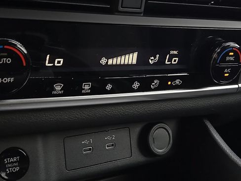 Used 2025 Nissan Rogue SV FWD image 14