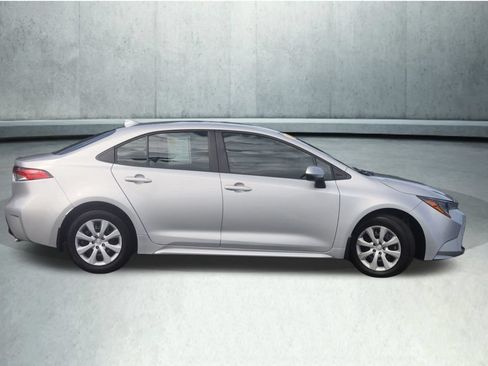 Used 2025 Toyota Corolla LE FWD image 20