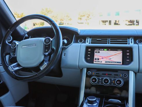 Used 2015 Land Rover Range Rover HSE image 39
