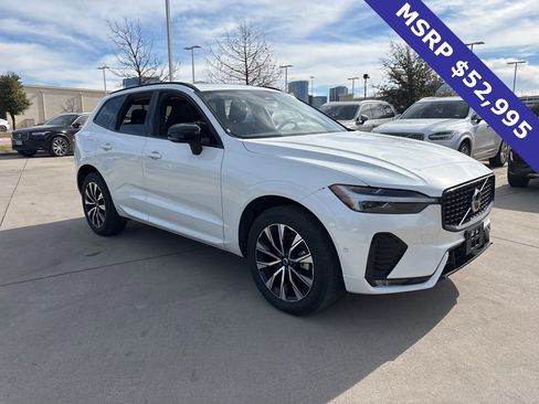 Certified 2025 Volvo XC60 B5 Plus image 3