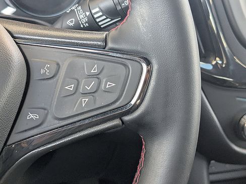 Used 2024 Chevrolet Equinox RS FWD image 24