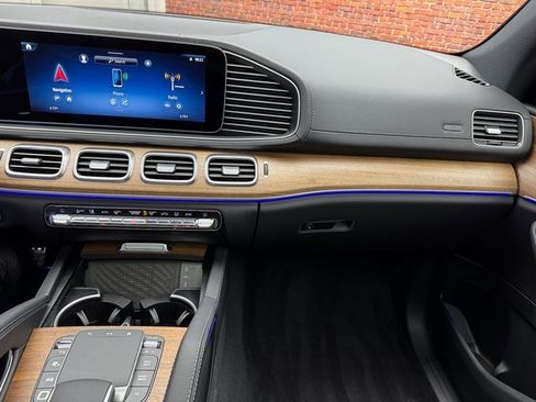New 2025 Mercedes-Benz GLS 450 4MATIC image 17