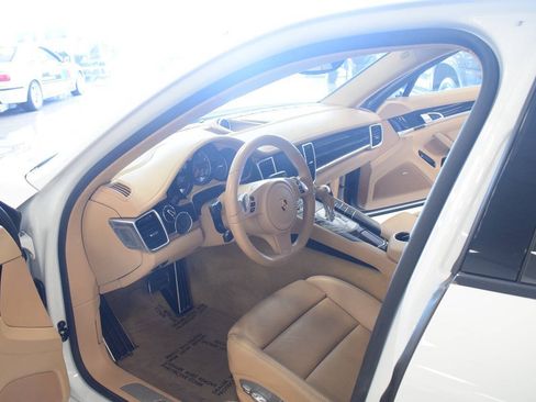 Used 2016 Porsche Panamera AWD/4WD image 42