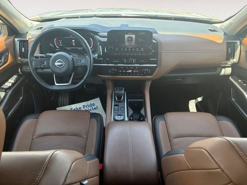 Used 2025 Nissan Pathfinder Platinum w/ Cargo Package AWD/4WD image 10