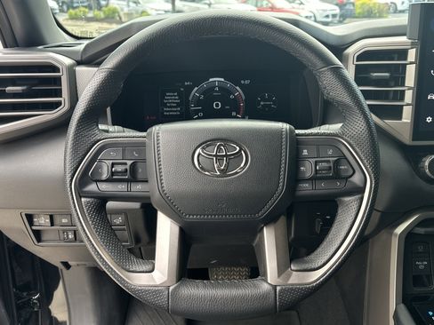 Used 2025 Toyota Tundra Limited AWD/4WD image 15