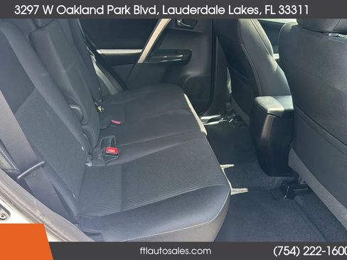 Used 2013 Toyota RAV4 XLE FWD image 33
