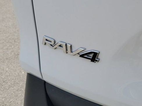 Used 2024 Toyota RAV4 XLE FWD image 9