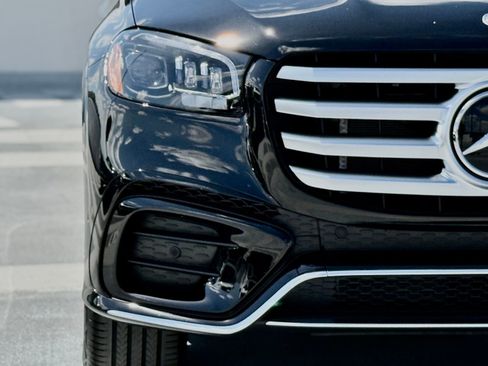 New 2026 Mercedes-Benz GLS 580 4MATIC image 7