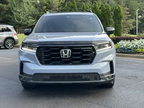 Used 2025 Honda Pilot Black Edition image 3