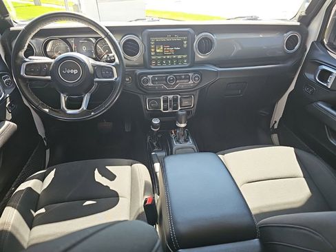 Certified 2022 Jeep Wrangler Unlimited Sahara AWD/4WD image 18