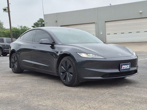 Used 2025 Tesla Model 3 Long Range RWD image 3