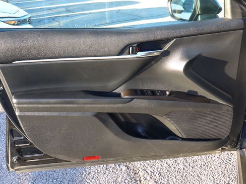 Used 2023 Toyota Camry SE image 13