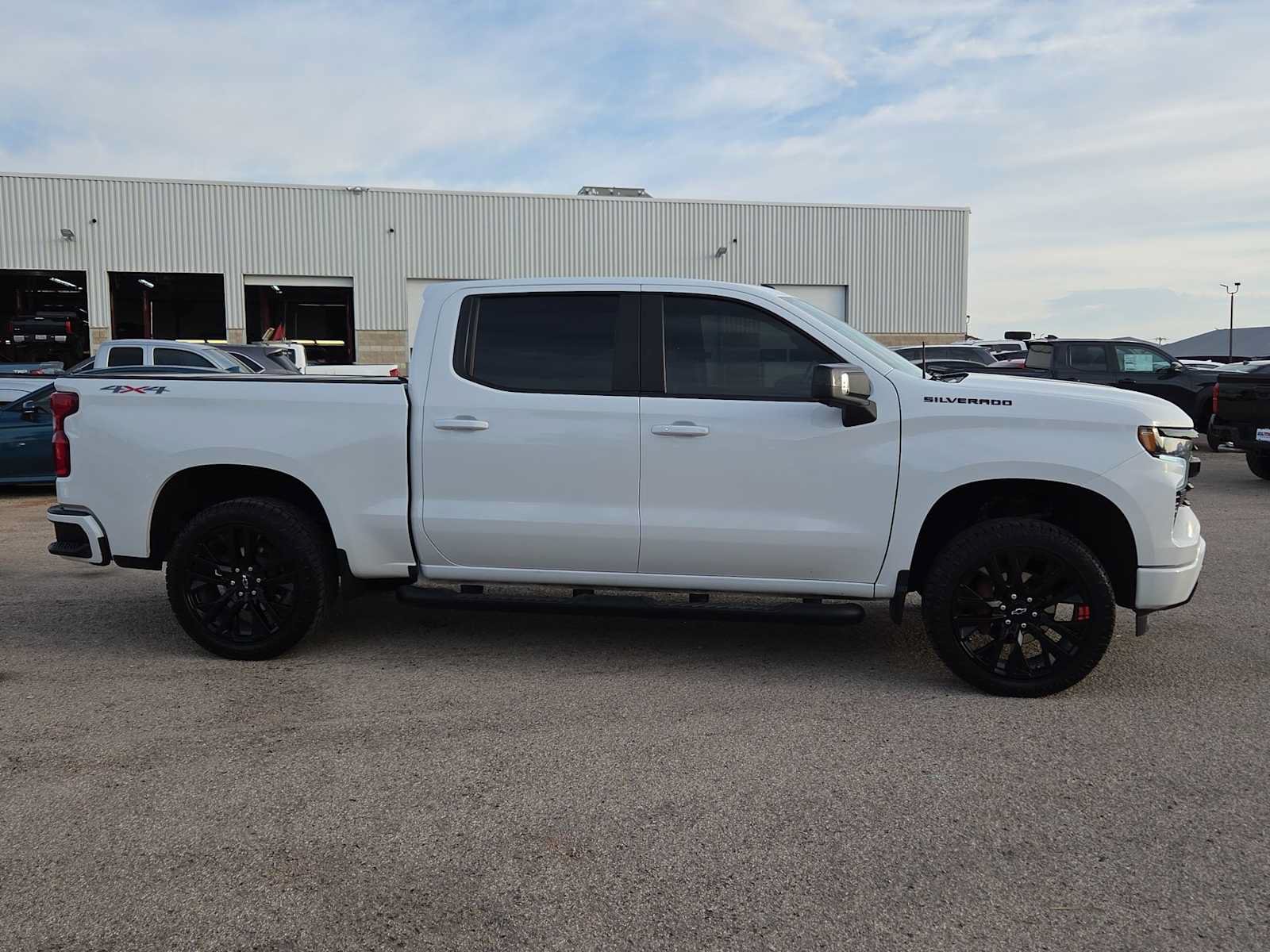 Used 2024 Chevrolet Silverado 1500 RST w/ Rally Edition AWD/4WD image 9