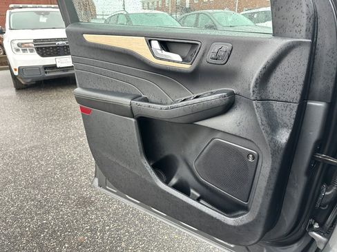 Used 2022 Ford Escape Titanium w/ Titanium Elite Package image 19