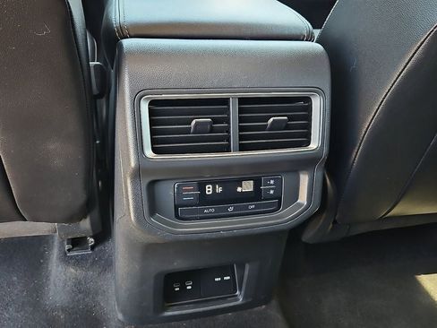 Used 2024 Volkswagen Atlas SE FWD image 18