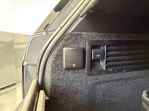 Used 2020 Land Rover Range Rover HSE image 43