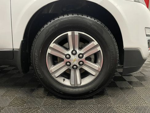 Used 2017 Chevrolet Traverse LT image 19