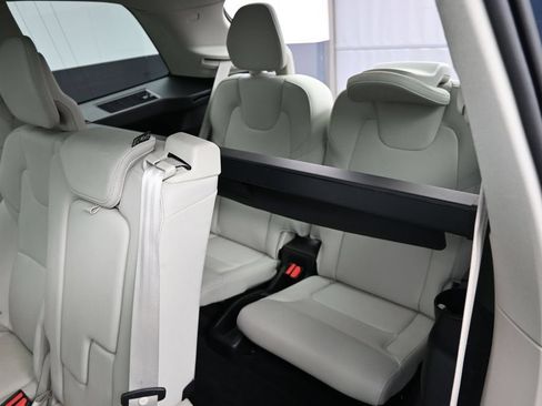 Used 2023 Volvo XC90 B5 Core w/ Protection Package Premier AWD/4WD image 15