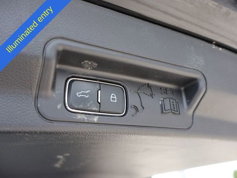 Used 2025 Ford Explorer ST-Line w/ ST-Line Street Pack AWD/4WD image 17