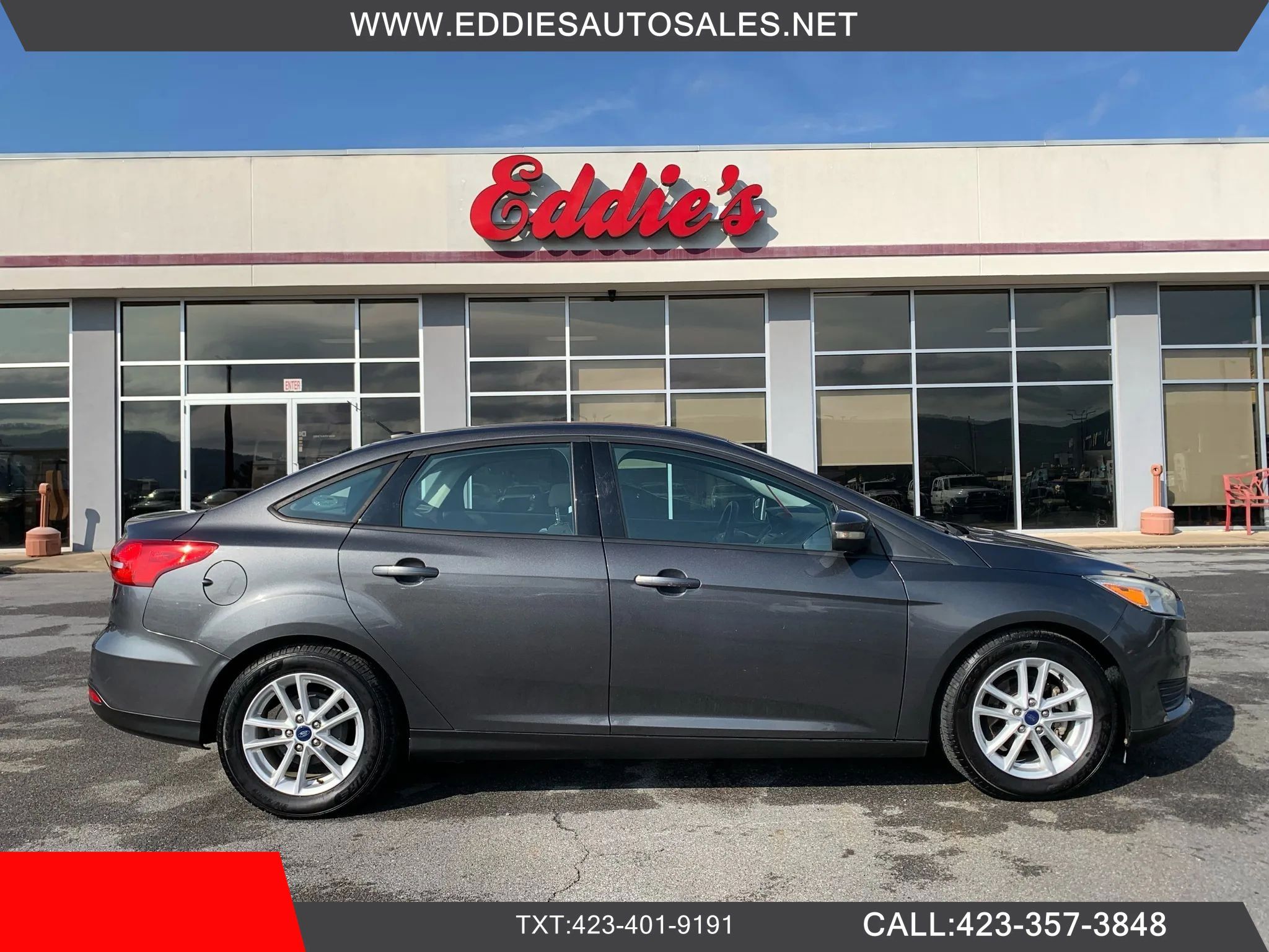 Used 2016 Ford Focus SE FWD image 1
