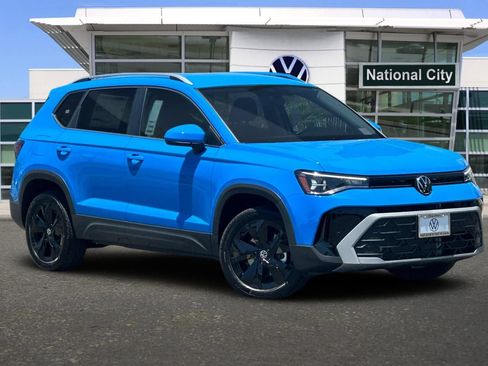 New 2026 Volkswagen Taos SE FWD image 2