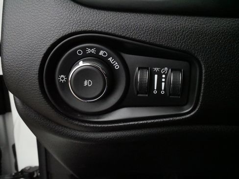 Used 2022 Jeep Renegade Latitude image 27