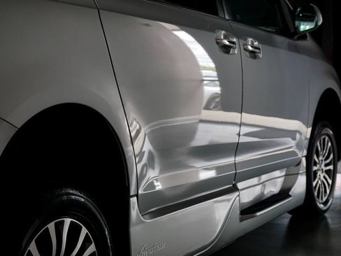 Used 2019 Toyota Sienna XLE Premium FWD image 59