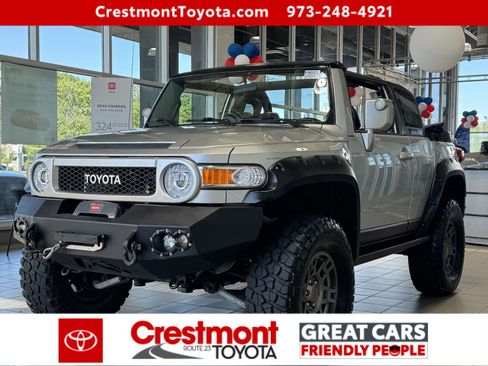 Used 2008 Toyota FJ Cruiser 4WD image 2