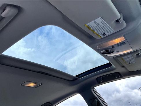 Used 2010 Toyota Prius Five image 13