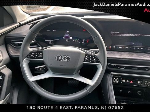 Used 2025 Audi Q5 Premium Plus w/ Premium Plus image 5