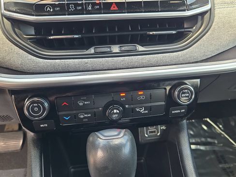 Used 2023 Jeep Compass Latitude AWD/4WD image 20