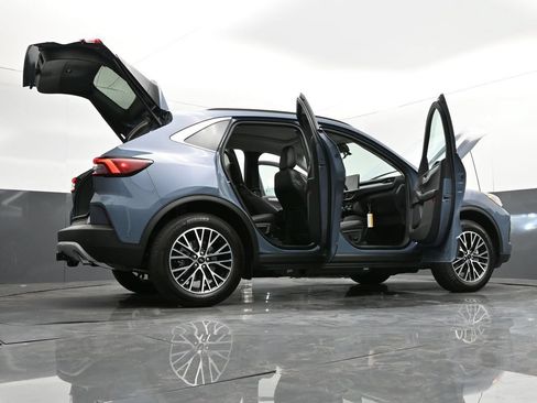 New 2024 Ford Escape SE w/ PHEV Premium Package FWD image 34