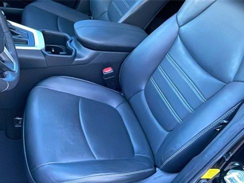Used 2022 Toyota RAV4 XLE Premium image 11
