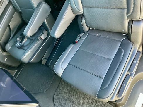 Used 2022 GMC Yukon Denali w/ Denali Ultimate Package image 29