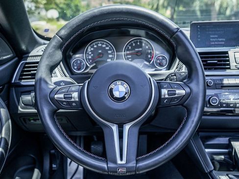 Used 2020 BMW M4 Convertible w/ Competition Package RWD image 65