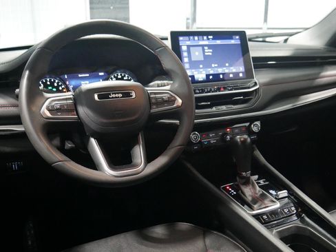 Used 2023 Jeep Compass Trailhawk image 13