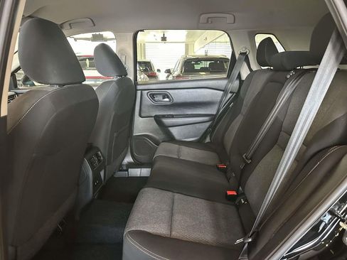 Used 2024 Nissan Rogue SV AWD/4WD image 13