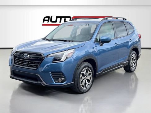 Used 2022 Subaru Forester Premium AWD/4WD image 3
