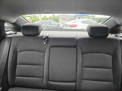 Used 2017 Chevrolet Malibu LT image 28