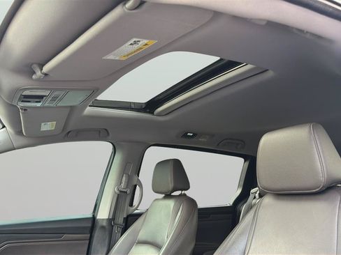 Used 2018 Honda Odyssey EX-L image 19